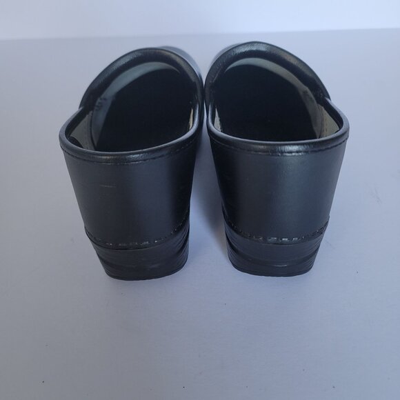 Dansko Professional Comfort and Support Clog Shoes. Size US 10.5/EU 41 - Picture 3 of 8